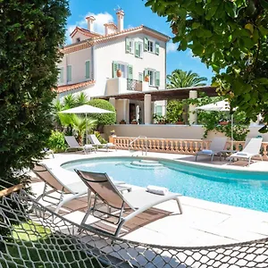 https://mas-djoliba.fr-provencehotel.com