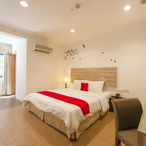 Hotel Reddoorz Plus @ Victoria Street, Singapore