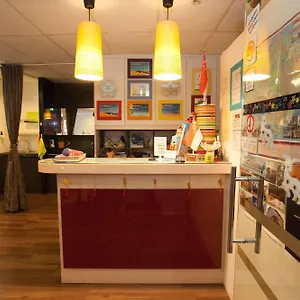  Auberge de jeunesse River